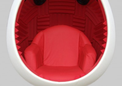 customer-sound-egg-chair-2